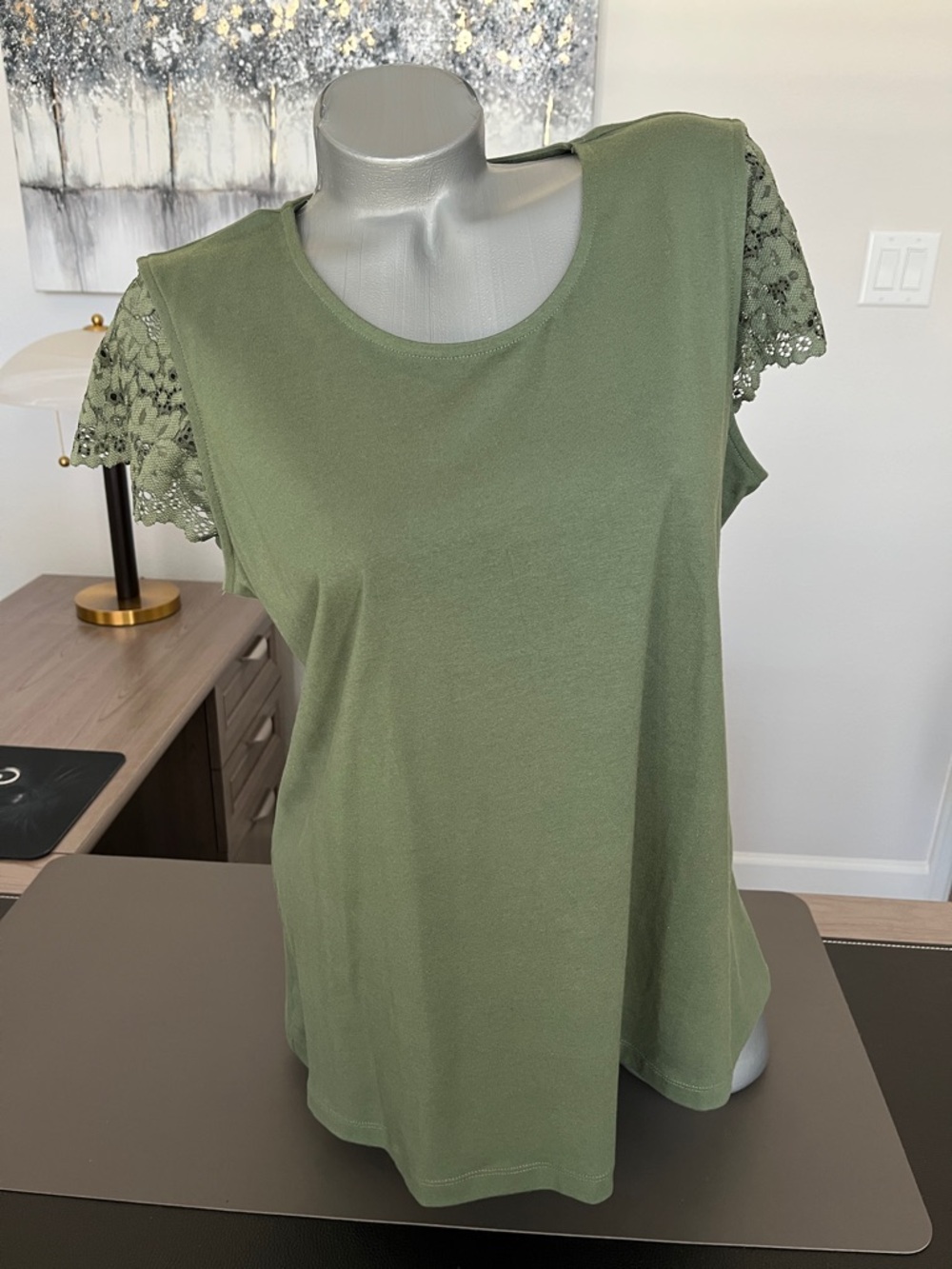 D & Co Olive lace Sleeve Short Sleeve Women's Tee